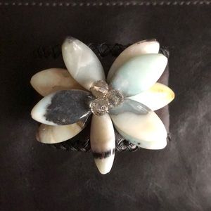 Flower cuff
